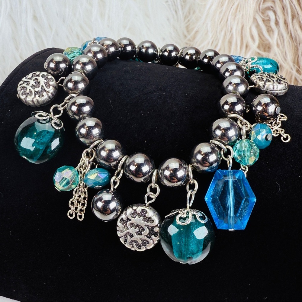 Beautiful multicolored beaded charm costume stretch bracelet